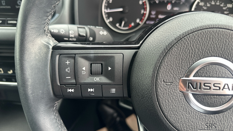 Nissan Qashqai 1.3 DiG-T MH N-Connecta 5dr Petrol Hatchback